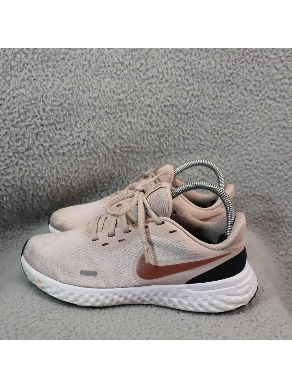 Nike Women sz 8 Revolution 5 BQ3207-600 Pink Running Gym
